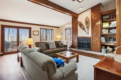 Image de Little Owl Lodge offers affordable and private Canaan Valley lodging!