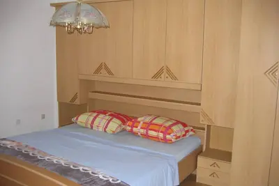 Image de Appartement de vacances Karlobag pour 1 - 8 personnes avec 2 chambres à coucher - Maison mitoyenne