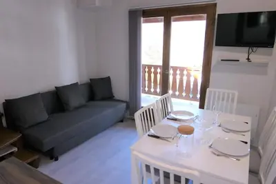 Image de Rez-de-chaussée, vue montagne, balcon, parking, télévision, casier à ski, 34m², Saint Gervais