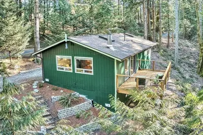 Image de Evergreen Cabin- serene getaway close to mountain biking, hiking & skiing