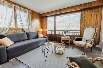 Image de 1er étage, vue montagne, balcon, télévision, casier à ski, 55m², Saint Gervais