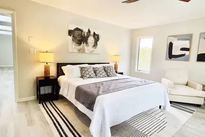 Image de Lux Seaside Retreat Steps to Beach
