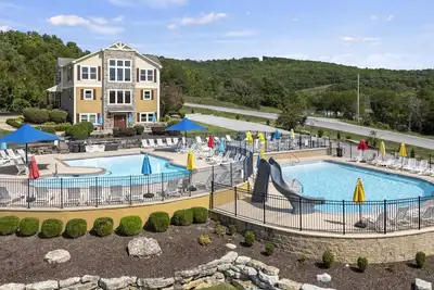 Image de Pool/Air Hockey/Splash Pad/Clubhouse- Sleeps 22! ! !