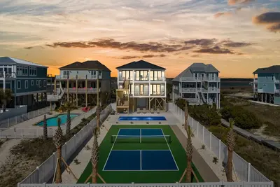 Image de New! Oceanfront, Pool, Pickleball, Tiki Bar & More