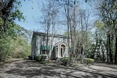 Image de 7br City Retreat  Smart TVs, Bbq & Near Belhaven