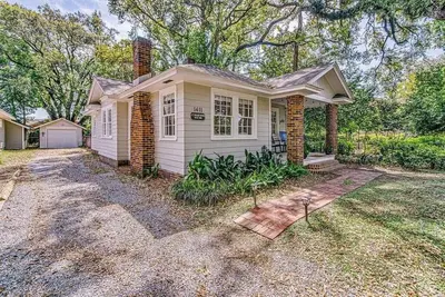 Image de McNair Cottage 5 blocks from Bay, downtown, and 10 minutes from Pensacola Beach