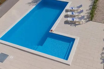 Image de One Bedroom Apartment with Balcony  2