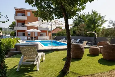 Image de One Bedroom Apartment with Balcony  3
