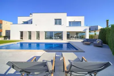 Image de Villa Sia with heated pool, Seaview, garage & E-bikes