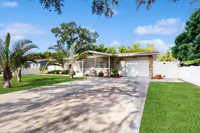 Image de Lovely home on Pinellas Trail, 10 minutes to Beach, Close to shopping& Restaurats