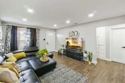 Image de Costal Retreat Long Beach! 3 Queen Bed! Free Parking! Family Friendly!