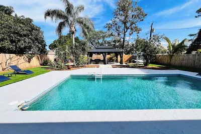 Image de 4br Oasis w/Pool & Firepit – Near Ami & Img