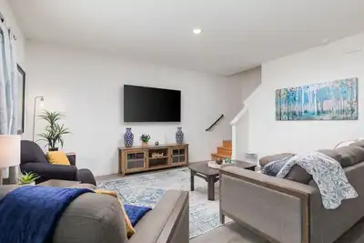 Image de Modern Home near Tcu/ Fort Worth Stockyards by HomeStayPros
