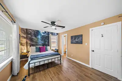 Image de Home by Galleria-MedCenter-Nrg- Ev Charger