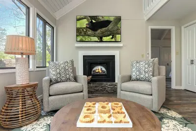 Image de Enjoy peace and quiet in Big Canoe! - Castaway Cottage