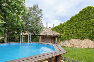 Image de Maison de vacances 'La Casona Y Casitas De Tabladillo' avec piscine privée, terrasse et jardin privé