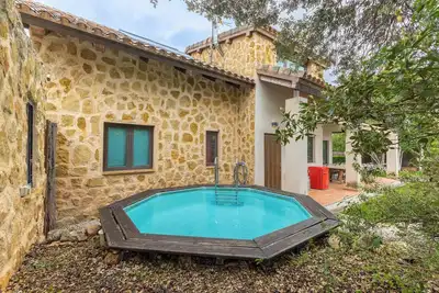 Image de Maison de vacances 'El Herrén Del Abuelo' avec vue sur la montagne, piscine et terrasse privée