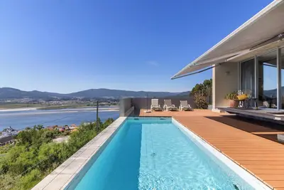 Image de Maison de vacances 'Casa Da Quinta Dos Moinhos' avec vue sur la mer, Wi-Fi et climatisation