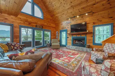 Image de Harborside Haven | Lakefront, Private Dock, Game Room & Mountain Views!