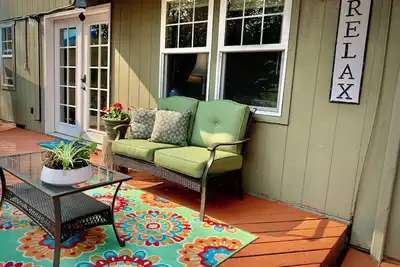 Image de Serene Guest Suite w/Forest View + Hot tub. Dog friendly.