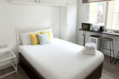 Image de Urban Chic Studio in the Heart of Town