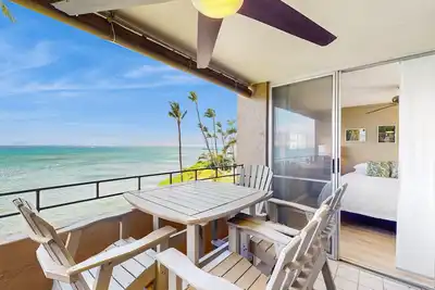 Image de Oceanfront 3rd-floor condo with heated pool, Bbq, gorgeous ocean views, balcony