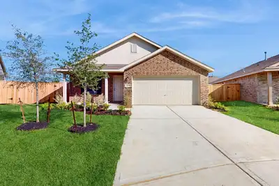 Image de Dog-friendly home with a large, fenced yard, washer/dryer, & central Ac