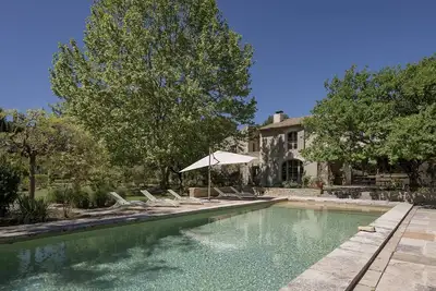 Image de Mas en pierre - Lambesc - piscine, jacuzzi - 14 pers.