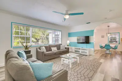 Image de 2 Mi to Hollywood Beach: Pet-Friendly Cottage