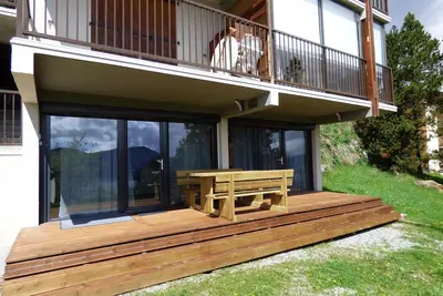 Image de Appartement en rez de jardin avec terrasse et vue superbe, Calme. \nlocal vélo.
