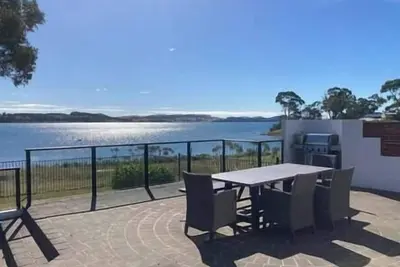 Image de Relaxing Ocean Front Beach House