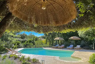 Image de Nouveauté Exceptionnelle: Superbe Villa au pied de la montagne du Mont Ventoux