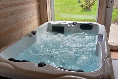 Image de Grande maison de caractère avec jacuzzi et sauna