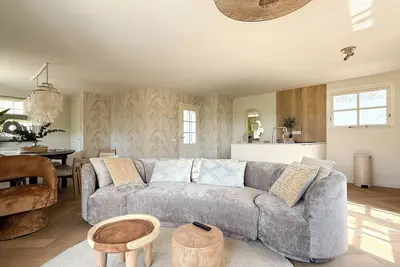 Image de Quietly located, modern, detached holiday home for 6 people with a large garden.