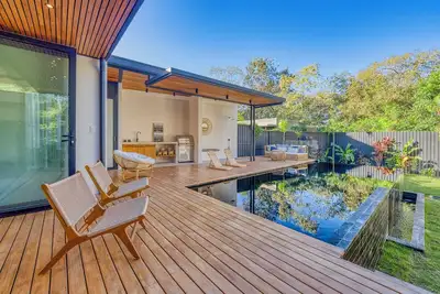 Gated house, private pool, minutes walk to beach & town