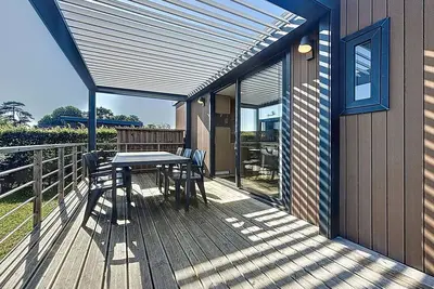 Image de Mobil-home confort 6 pers, 3 chambres, 2 sdb, proche plage, piscine, fitness, commerces Ă Jullouville
