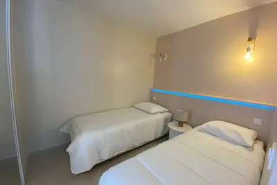 Image de Appartement Charmant Proche Étang et Thermes avec Jardin Privatif