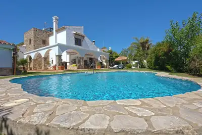 Image de Villa with garden pool\/jacuzzi near the center only families and couples
