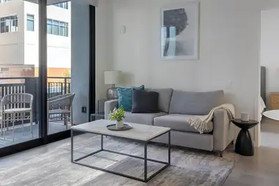 Image de Landing | Beautiful 2bd, Courtyard, Gym