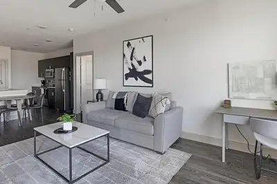 Image de Landing | Stylish 2bd, Gym, Pool