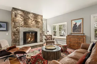 Image de Matchless Retreat | Updated D/T Aspen, Hot Tub