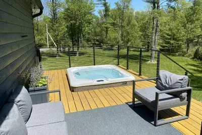 Image de Blue Mountain Cabin - Saugerties Gem with Hot Tub