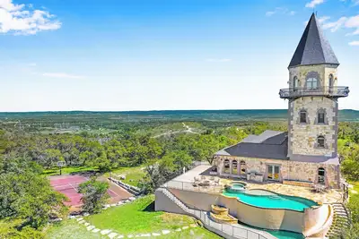 Image de The Light House I Pool, Hot tub, Views on 2001 Hill Country acres!