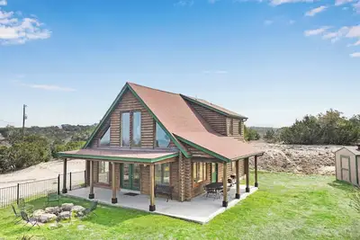 Image de Lighthouse Hill Ranch - Log Home - situated on 2001 acres!