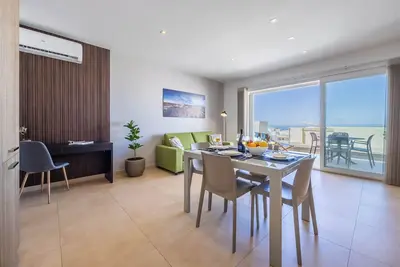 Image de 2 Bed Apartment in Mellieha with Beautiful Terrace & Private Parking- 10 mins from the beach