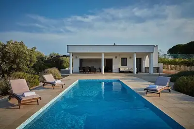 Image de Nuova Villa Ulivo, au milieu des oliviers et des amandiers avec piscine privée