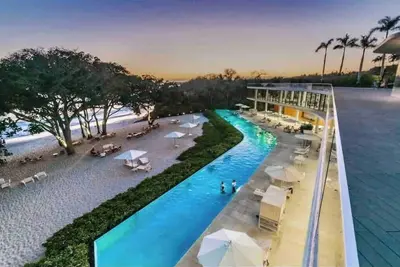 Image de Surfer Paradise -New Ocean Front