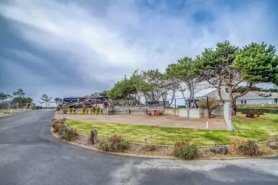 Image de Dog Friendly, Available with 50amp, 30amp, Water and Sewer hook up's, WiFi