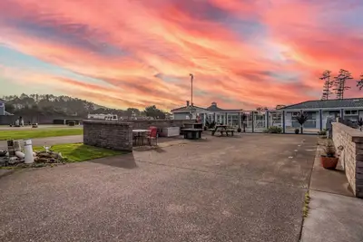 Image de Dog Friendly, Available with 50amp, 30amp, Water and Sewer hook up's, WiFi