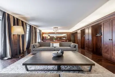 Image de 250m2 magnifique Haussmann luxury on Ave Raymond Poincare with air-conditioning